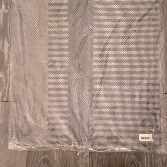 Indigo pillow covers plus pillow, m20" X 20" - Picture 8 of 16